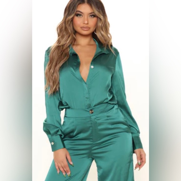 Two piece emerald Satin pants set - Picture 1 of 7